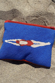 UNWIND DIVER NEEDLEPOINT KIT