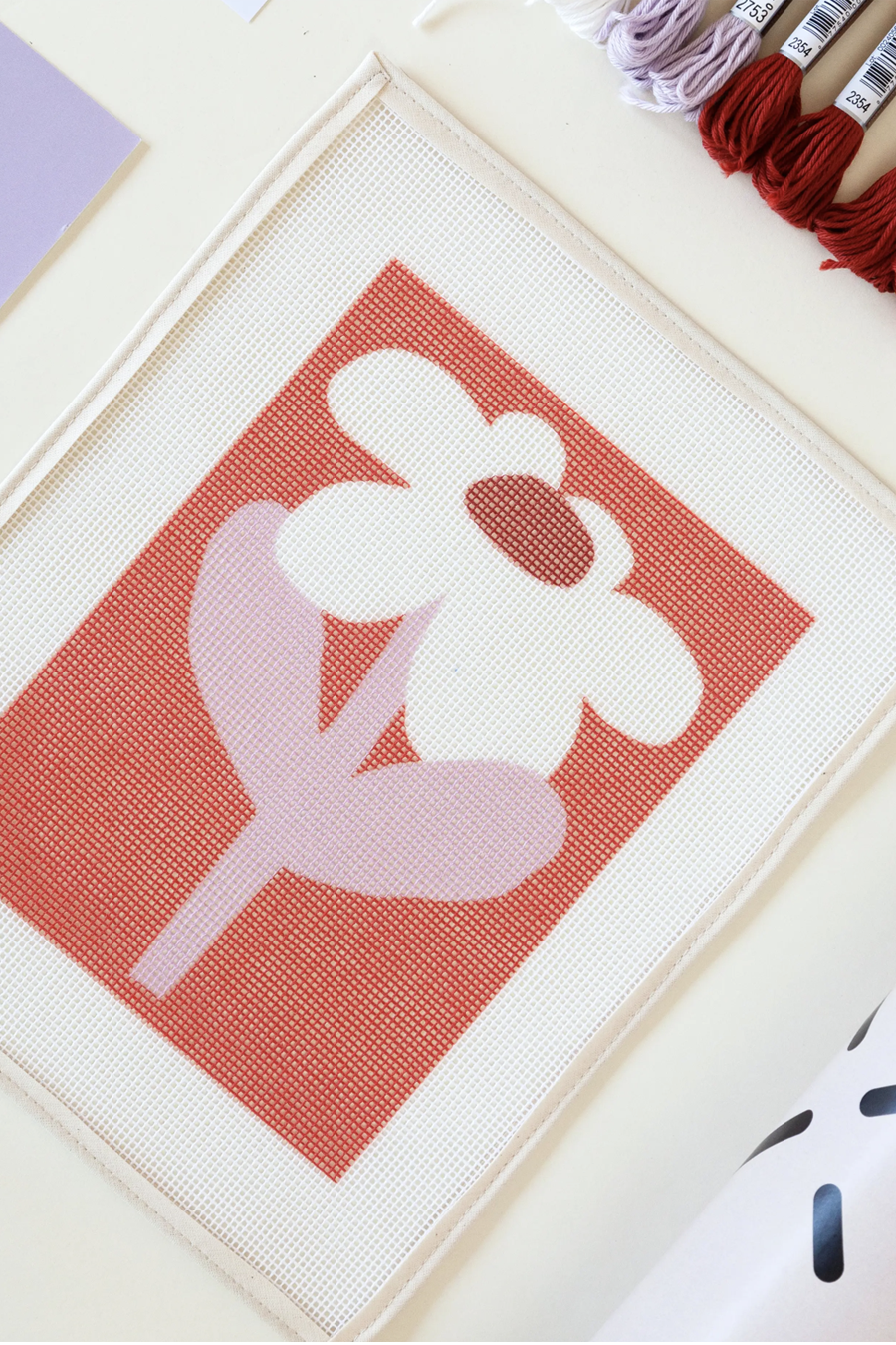 UNWIND SUNNY SUNDAY NEEDLEPOINT KIT