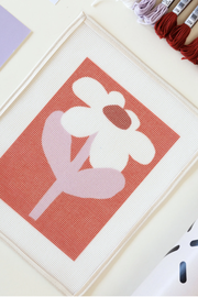 UNWIND SUNNY SUNDAY NEEDLEPOINT KIT